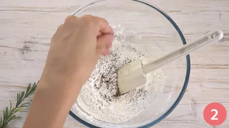 Biscotti salati ai pomodori secchi e olive - Passaggio 2