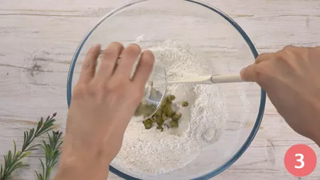 Biscotti salati ai pomodori secchi e olive - Passaggio 3