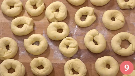 fare lievitare per 30 minuti a temperatura ambiente