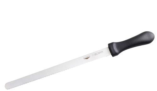 Gli utensili indispensabili per fare torte e crostate