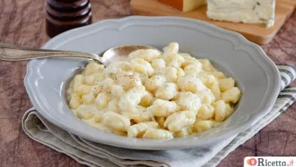 Gnocchi di patate ai 4 formaggi: primo piatto corposo e gustoso