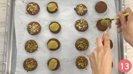 Biscotti al cacao con crema di pistacchio - Passaggio 13