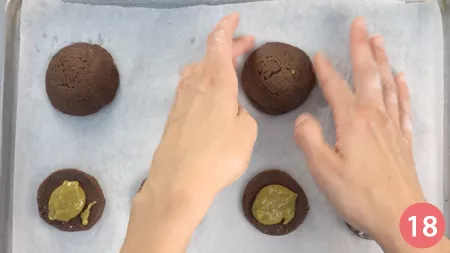 Biscotti al cacao con crema di pistacchio - Passaggio 18