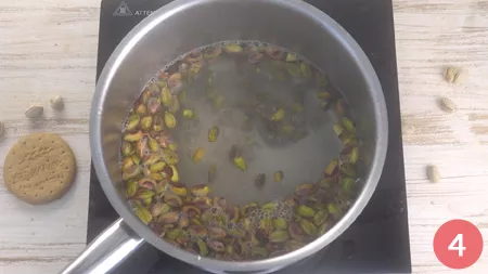 Biscotti al cacao con crema di pistacchio - Passaggio 4