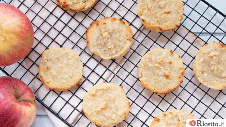 Biscotti senza zucchero con mandorle e purea di mele
