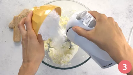 Charlotte alle pesche - Passaggio 3