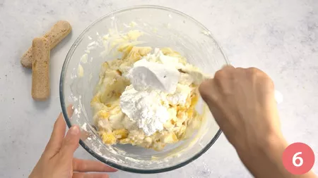 Charlotte alle pesche - Passaggio 6