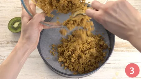 Cheesecake ai kiwi - Passaggio 3