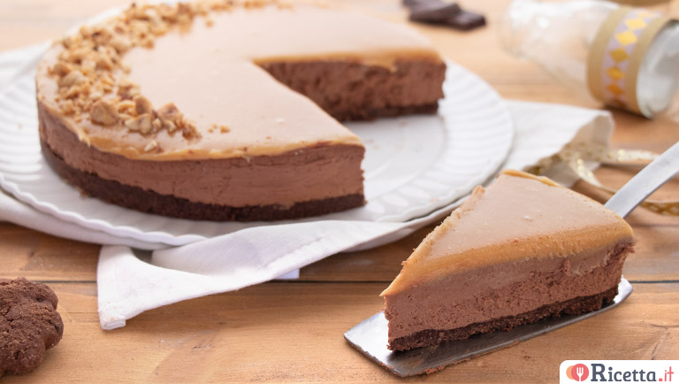 Cheesecake al cioccolato e caramello salato, senza gelatina