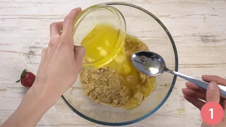 Cheesecake cocco e fragole - Passaggio 1