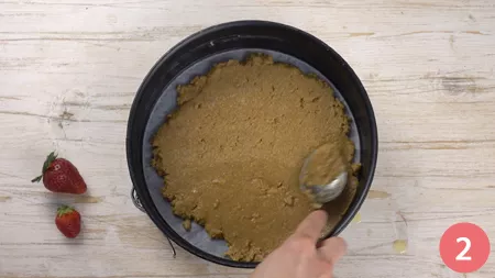 Cheesecake cocco e fragole - Passaggio 2