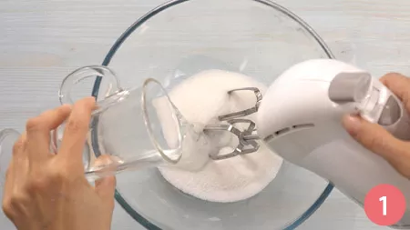 Ciambella al cacao con soli albumi - Passaggio 1