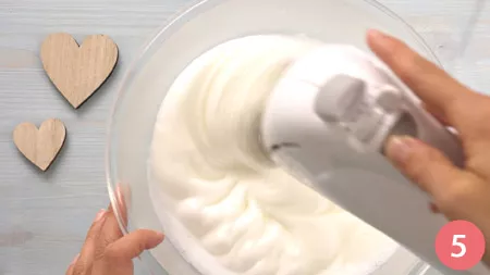 Ciambella al cacao con soli albumi - Passaggio 5