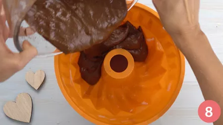 Ciambella al cacao con soli albumi - Passaggio 8