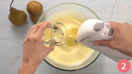 Ciambella alle pere e cioccolato - Passo 2