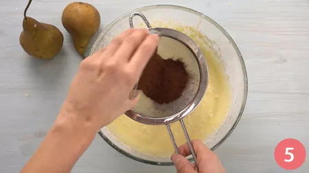 Ciambella alle pere e cioccolato - Passo 5