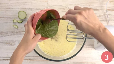 Ciambella salata zucchine e pesto - Passaggio 3