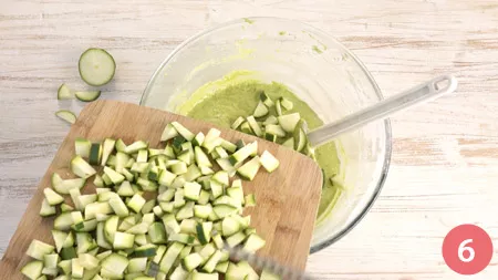 Ciambella salata zucchine e pesto - Passaggio 6