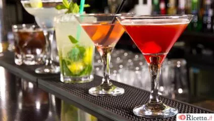 Cocktail: perché si chiama 'coda di gallo'?