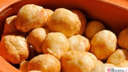 Coccoli, preparazione tradizionale toscana