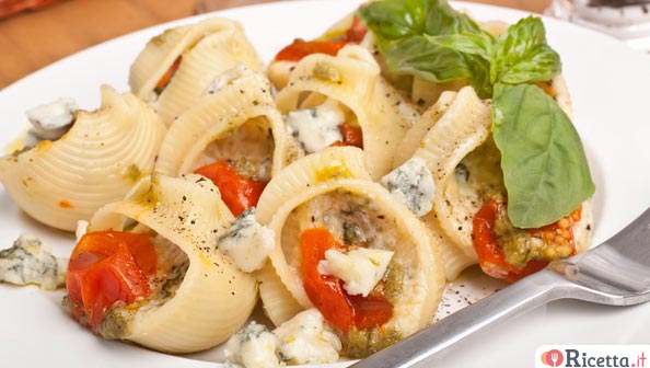 Conchiglioni ripieni al forno | Ricetta.it