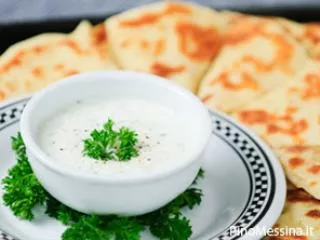 Come fare in casa la salsa Tzatziki