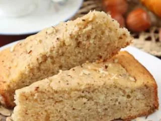 Come fare una torta di pere e noci