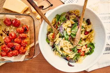 Come rendere l'insalata di pasta un piatto unico