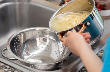 Come riciclare l'acqua di cottura della pasta