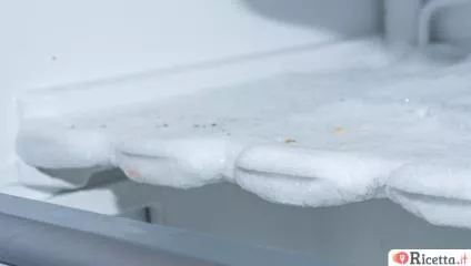 Come sbrinare il freezer correttamente: trucchi e consigli