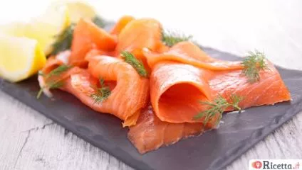 Come scegliere il salmone affumicato: occhio alle etichette