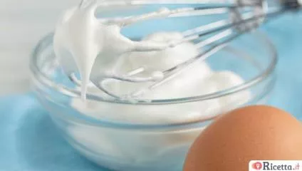 Come riutilizzare gli albumi avanzati