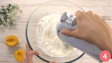 Coppette con crema di yogurt e albicocche - Passaggio 4