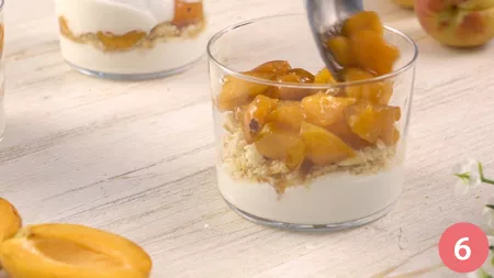 Coppette con crema di yogurt e albicocche - Passaggio 6