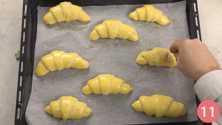 Cornetti salati di pasta brioche - Passaggio 11