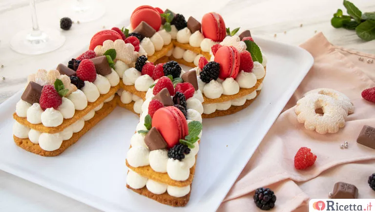Cream Tart con i fiori, attenzione ai fiori usati sulle torte che siano  commestibili - Diventare Mamma