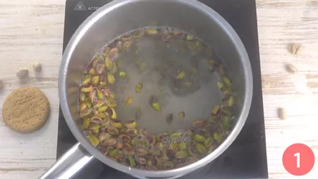 Crema dolce al pistacchio - Passaggio 1