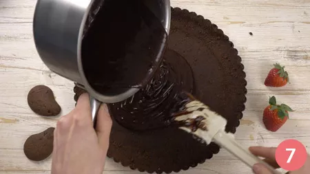 Crostata al cioccolato senza cottura - Passaggio 7