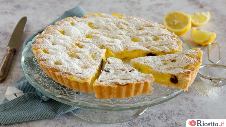Crostata amalfitana: la torta con crema al limone e amarene