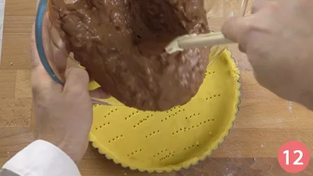 Crostata ripiena di cioccolato e noci - Passaggio 12