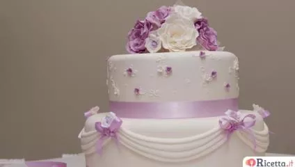 Decorare torte e dolci con la pasta di zucchero