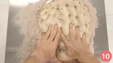 Focaccia al pesto - Passaggio 10