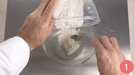 Focaccia con lievito madre - Passaggio 1