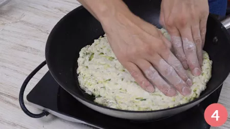 Focaccia di zucchine in padella - P4