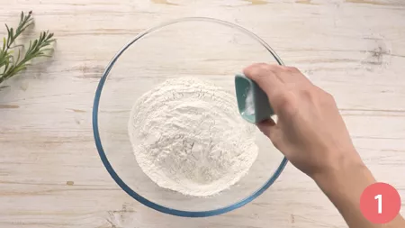 Focaccia in padella gusto pizza - Passaggio 1