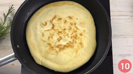 Focaccia in padella gusto pizza - Passaggio 10