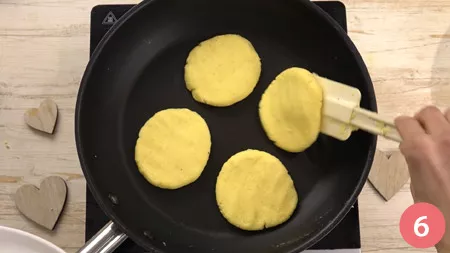 Focaccine di patate - Passo 6