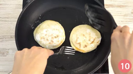 Focaccine ripiene in padella - Passaggio 10