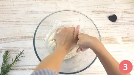 Focaccine ripiene in padella - Passaggio 3