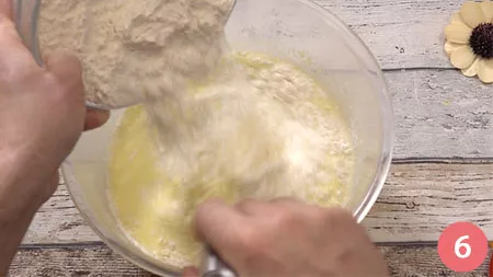 aggiungere la farina